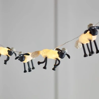 Image of Lights4fun Shaun The Sheep™ 8 LED Battery Operated String Fairy Lights with Remote Control Indoor Use