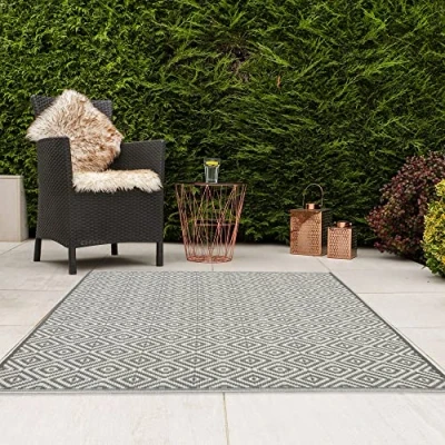 Image of JVL Lightweight Reversible Plastic Woven Outdoor Rug, 120x170cm, Diamond