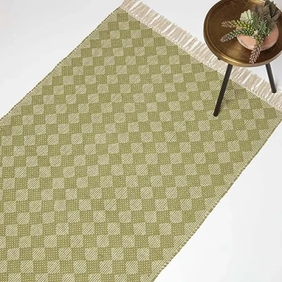 Image of HOMESCAPES Handwoven Green Rug with Tassels 120 x 170 cm 100% Cotton Lima Diamond Checkered Pattern for Living Room Hallway or Bedroom