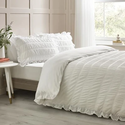 Image of Catherine Lansfield Seersucker Frill Single Duvet Cover Set with Pillowcase White