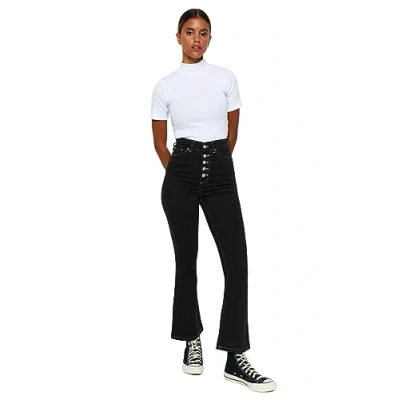 Image of Trendyol FeMan High Waist Straight Leg Regular fit Jeans Schwarz