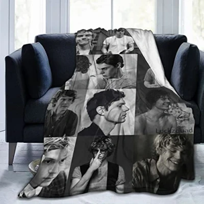 Image of YINGD Evan Actor Peters Flannel Blanket Bedding Fleece Soft Thow Blankets Air Conditioning For Sofa Couch Living Room 125CM X 100CM