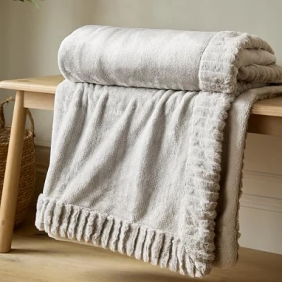 Image of Catherine Lansfield Velvet And Faux Fur Soft 150x200cm Blanket Throw Natural