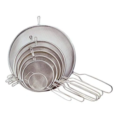 Image of Chef Aid 24cm / 9.5 Inch Long Handled Metal Sieve, Kitchen Essential Tool and Ideal for Straining, draining, Washing Wide Range of Foods, with a fine mesh Ease use