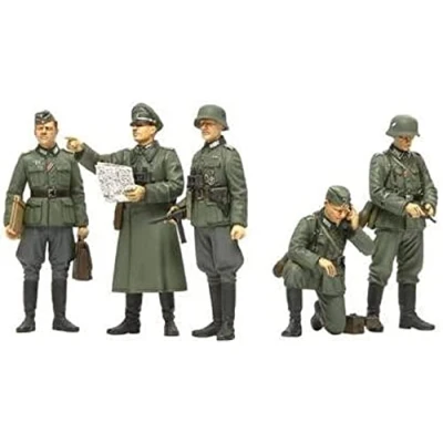 Image of Tamiya 300035298 1:35 WWII Figure Set German Commander In Chief (5)