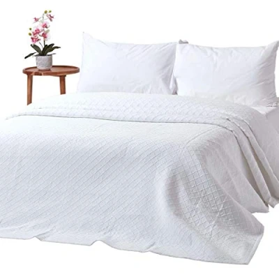 Image of HOMESCAPES White Cotton Rich Metelassé Textured Bedspread with Diamond Pattern, Double