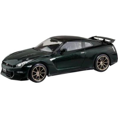 Image of Aoshima Nissan R35 GT R 2004 Midnight Purple 1:32 Scale Model Kit