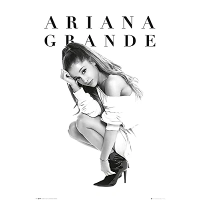 Image of Close Up Ariana Grande Poster Crouch (61cm x 91,5cm)