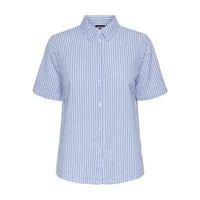 Image of PIECES Women&#039;s Pcsally SS Shirt Noos, Hydrangea/Stripes: Cloud Dancer, S