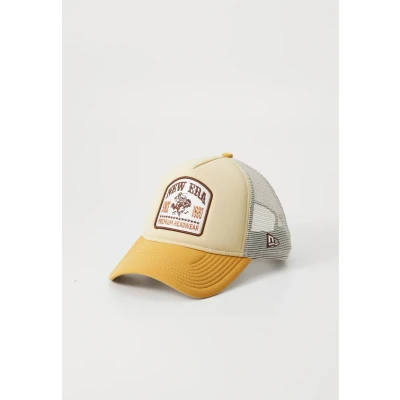Image of New Era Graphic Patch Trucker Unisex Cap, Size: One Size, Beige