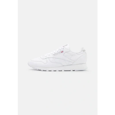 Image of Reebok CLASSIC LEATHER women&#039;s Shoes (Trainers) in White