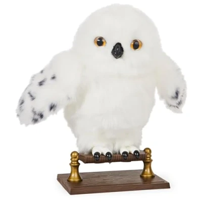 Image of Wizarding World, Enchanting Hedwig Interactive Harry Potter Owl with Over 15 Sounds and Movements Hogwarts Envelope, Kids Toys for Ages 5 up