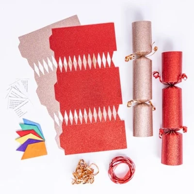Image of evelay 12 Make Your Own Christmas Cracker Kit DIY Red &amp; Rose Gold Glitter Crackers Hats Snaps Jokes (Red, Gold)