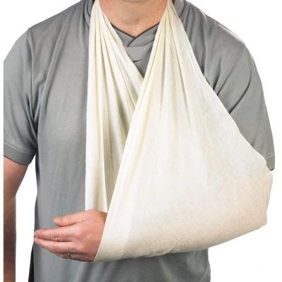 Image of Click Medical 30gms Non Woven Triangular Bandage