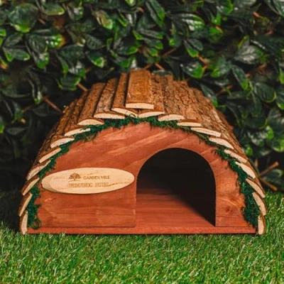 Image of Garden Mile Hedgehog House Hibernation Shelter Durable Wooden Predator Proof Outdoor Habitat Feeding Station Home Roof Hedgehogs Wildlife Pet (Curved House, One Size)