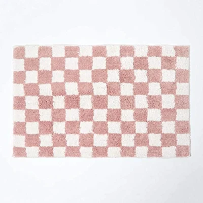 Image of HOMESCAPES Super Absorbent Soft 100% Cotton ‘Brighton’ Blush Pink and White Bathmat with Checkerboard Geometric Pattern Non Slip Latex Backing, 50 x 80 cm Large Shower Mat Machine Washable