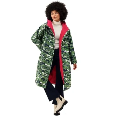 Image of Regatta Outdoor Active Unisex Waterproof Changing Robe Camo/Pink SM
