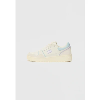 Image of Tommy Jeans TJW Retro Trainers, Women&#039;s, Size: 36, Ecru/slushy ice shoes