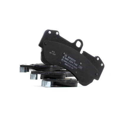 Image of 7L0698151F Brake pad set BOSCH 0 986 424 740 Low Metallic with anti squeak plate VOLKSWAGEN: Touareg I, PORSCHE: Cayenne