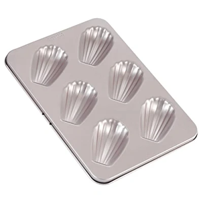 Image of CHEFMADE Madeleine Mold Cake Pan, 6 Cavity Non Stick Elliptical Shell Madeline Bakeware for Oven Baking (Champagne Gold)
