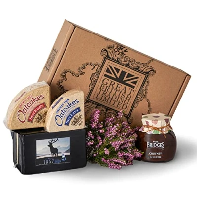 Image of Scottish Cheese Gift Hamper with 1KG 1057 Cheddar, Chutney and Orkney Thin Thick Oatcakes Crackers. Food Box Ideal for Any Occasion from GREAT BRITISH TRADING