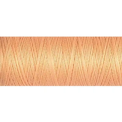 Image of Gutermann Sew All Polyester Thread, 100Mtr, Pale Apricot (0979)