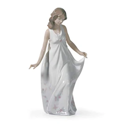 Image of LLADRÓ Wonderful Mother Figurine. Porcelain Figure Figure.