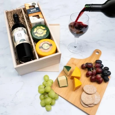 Image of Cheese and Wine Gift Set Red Shiraz Pairs Perfectly With 2 Truckles Crackers Hamper