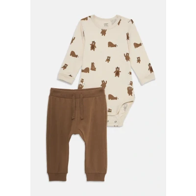 Image of Set bodysuit and trousers
