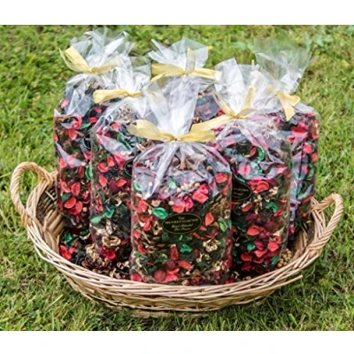 Image of The Milford Collection Christmas Time Pot Pourri Red/Green 400 grams