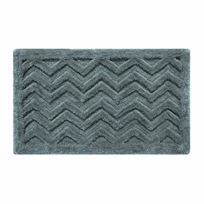 Image of HOMESCAPES Super Absorbent Soft ‘Sandwood’ Grey Bathmat with Plush Chevron Geometric Pattern and Non Slip Latex Backing, 50 x 80 cm Large Shower Mat Machine Washable