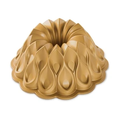 Image of Nordic Ware Bundt Tin Crown Gold ø 26 cm / 2.4 Liters