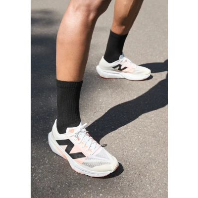 Image of New Balance Fuelcell Rebel V4 Road running shoes, Men&#039;s, Size: 12, White Textile