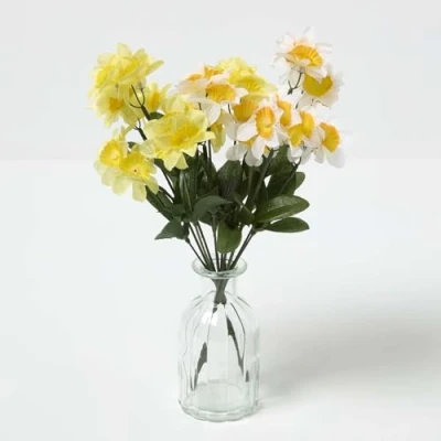 Image of HOMESCAPES Decorative Artificial Flowers, Set of 3 Realistic Yellow Daffodils, Vibrant Narcissus Faux Flowers That Look Real, Indoor Decor Floral Arrangement Table Decoration for Weddings &amp; Birthdays