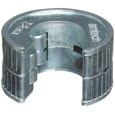 Image of Amtech C0270 28mm Copper Pipe Cutter, Self Locking One Hand Operation for Confined Spaces, Adjusting, Zinc Alloy Tube Cutter