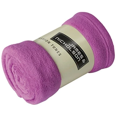 Image of James &amp; Nicholson Fluffy, versatile fleece blanket (one size, berry)