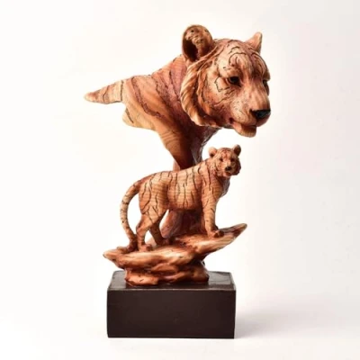 Image of Widdop &amp; Co. Wood Effect Resin Figurine Tiger Head With Cub NC1184