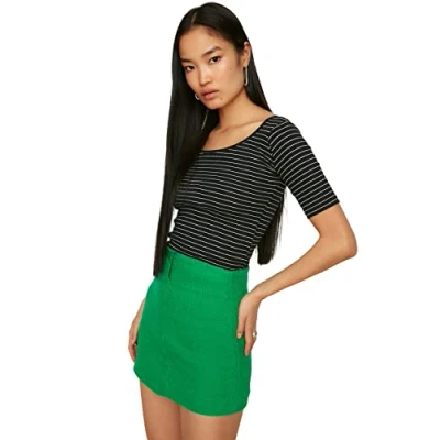 Image of Trendyol Women Fitted Basic Scoop Neck Knit Blouse Schwarz