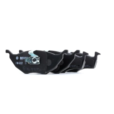 Image of 7569D694, E990R02A10800807 Brake pad set BOSCH 0 986 424 502 Low Metallic with piston clip, anti squeak plate VOLKSWAGEN: Lupo / 3L