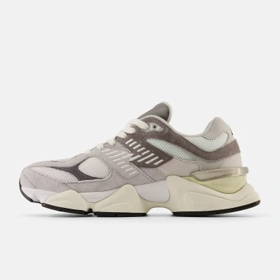 Image of New Balance 9060 Unisex Trainers, Size: 3.5, Black Leather and textile