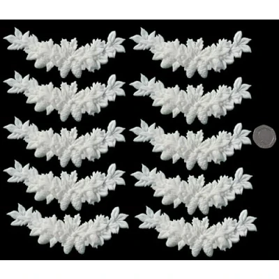 Image of 10 x Edible 3D Christmas Carlands Wreaths icing toppers, cake cupcakes decorations (Bespoke)