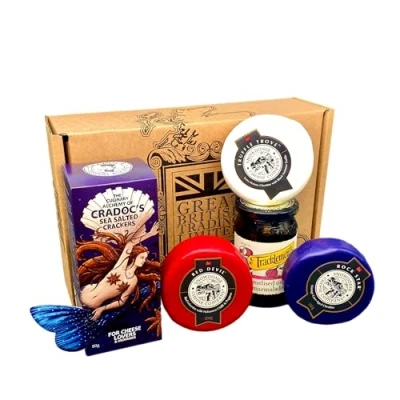 Image of Great British Trading Coronation Regal Cheese Selection Gift Hamper with Crackers, Caramelised Onion Marmalade and Union Flags. Gifts Perfect for Any occasion