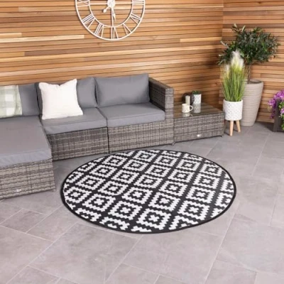Image of CHARLES BENTLEY Pattern Lightweight Weatherproof Indoor/Outdoor/Patio Plastic UV Resistant Medium Round Rug For Balcony Beach BBQ And More In Black (150x152)
