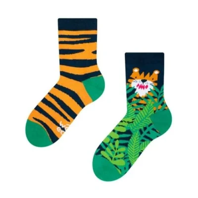Image of Dedoles Unisex Socks for Women, Men &amp; Kids Cotton Funny Designs Football Bicycle Horses Plants Firefighter Gift Mismatched, Design: Strong Tiger, Colour: Green, Size: 6 8K UK