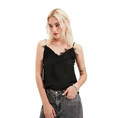 Image of Trendyol FeMan Regular fit Basic Crew Neck Woven Blouse Schwarz