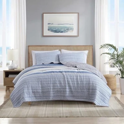 Image of Nautica Queen Quilt Set, Reversible Cotton Bedding with Matching Shams, Mediterranean Inspired Home Decor for All Seasons (Fairwater Blue, Queen)