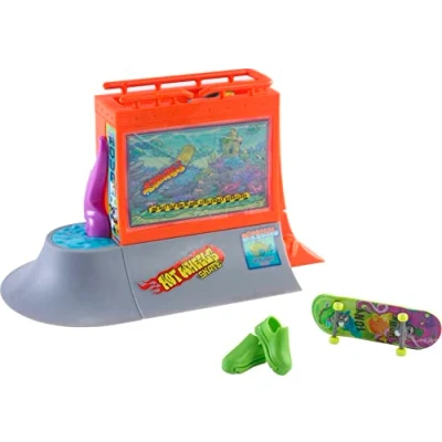 Image of Hot Wheels Skate Aquarium Skatepark Playset Designed with Tony Hawk, Includes Hawk Fingerboard &amp; 1 Pair of Removable Shoes