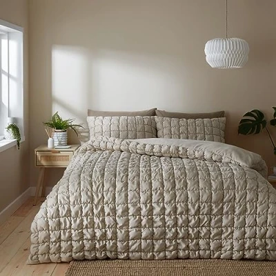 Image of Catherine Lansfield Puffer 3.5 Tog Double Duvet Cover Set with Pillowcases Natural