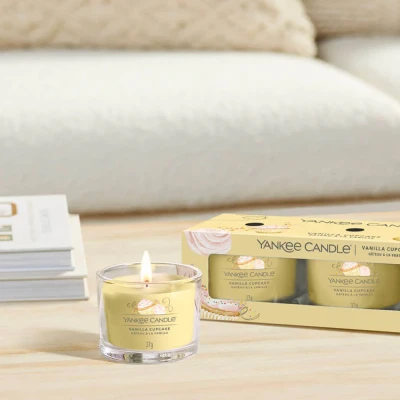 Image of Yankee Candle Filled Votive Vanilla Cupcake 4 cm / ø 5