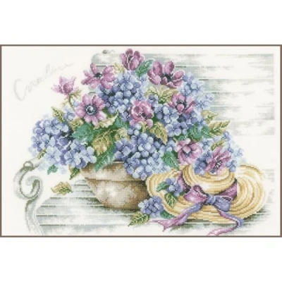 Image of Vervaco HYDRANGE ON Bench, Aida, Multi, 19.7 x 13.8 1.5 cm
